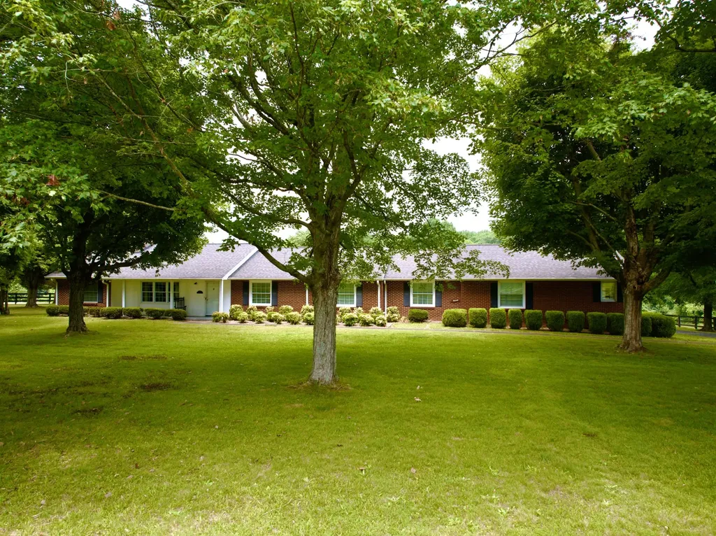 6881 Glidewell Road Cross Plains TN 37049