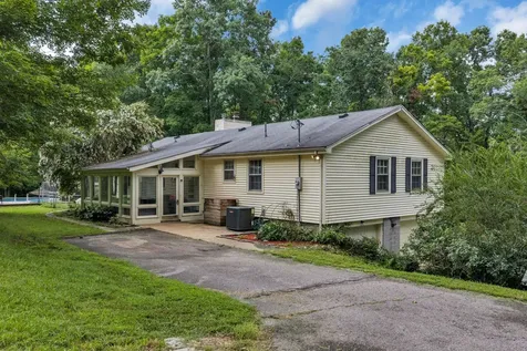 1337 Lee Brown Road Bon Aqua TN 37025