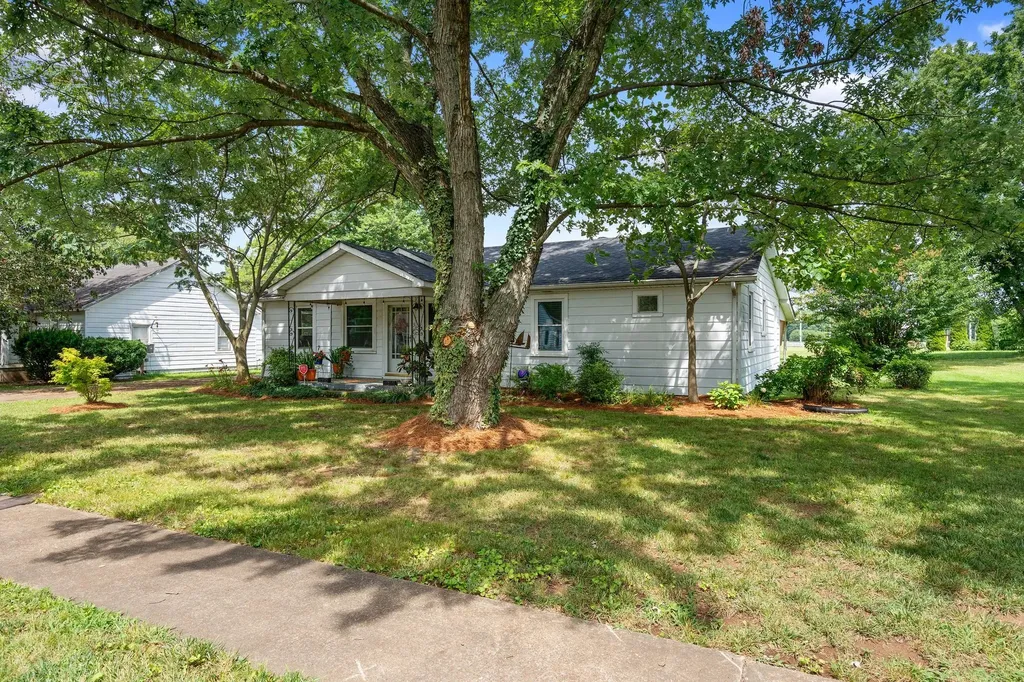 345 Portland Boulevard Portland TN 37148