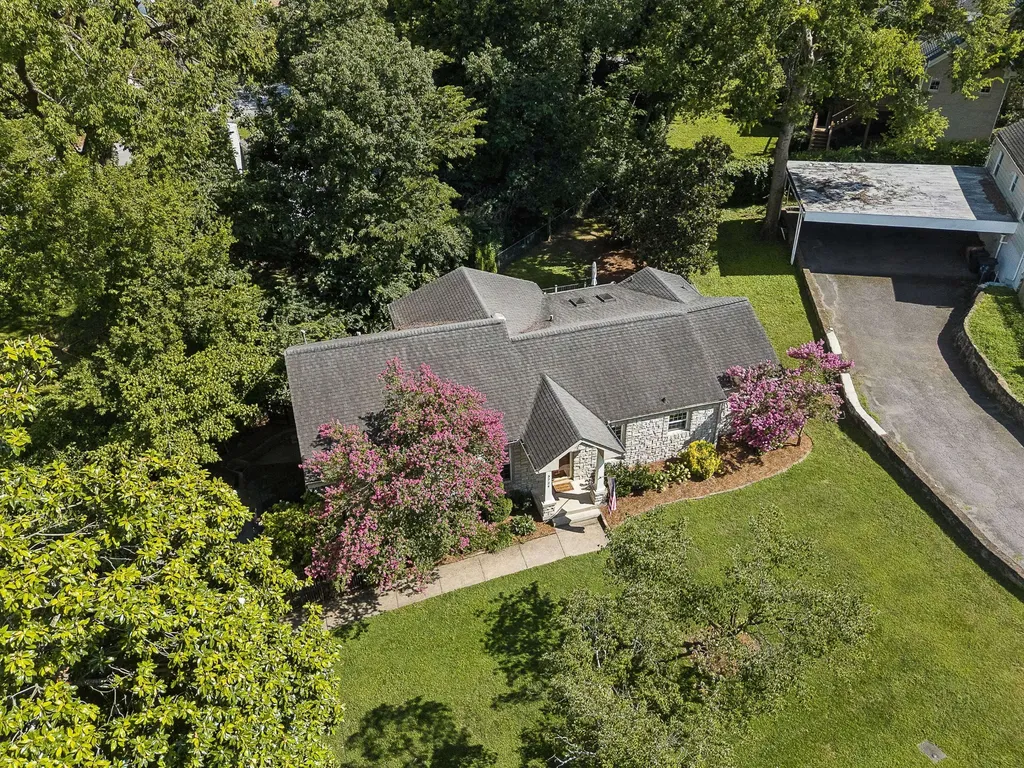 3724 Woodmont Lane Nashville TN 37215