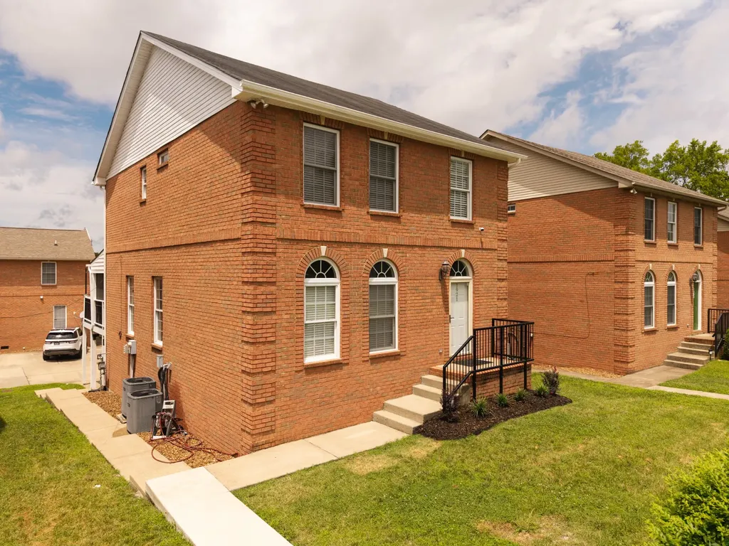 1921 28th Ave, N Nashville TN 37208