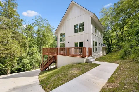 670 Harbor Drive Lancaster TN 38569