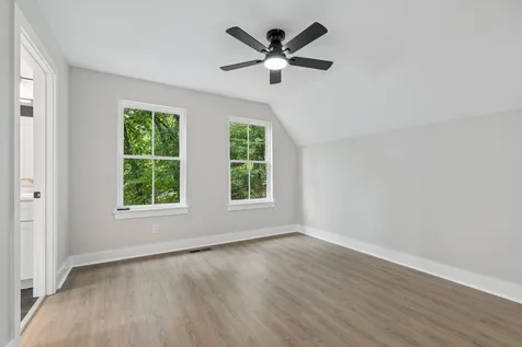 670 Harbor Drive Lancaster TN 38569