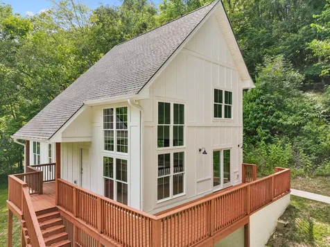 670 Harbor Drive Lancaster TN 38569