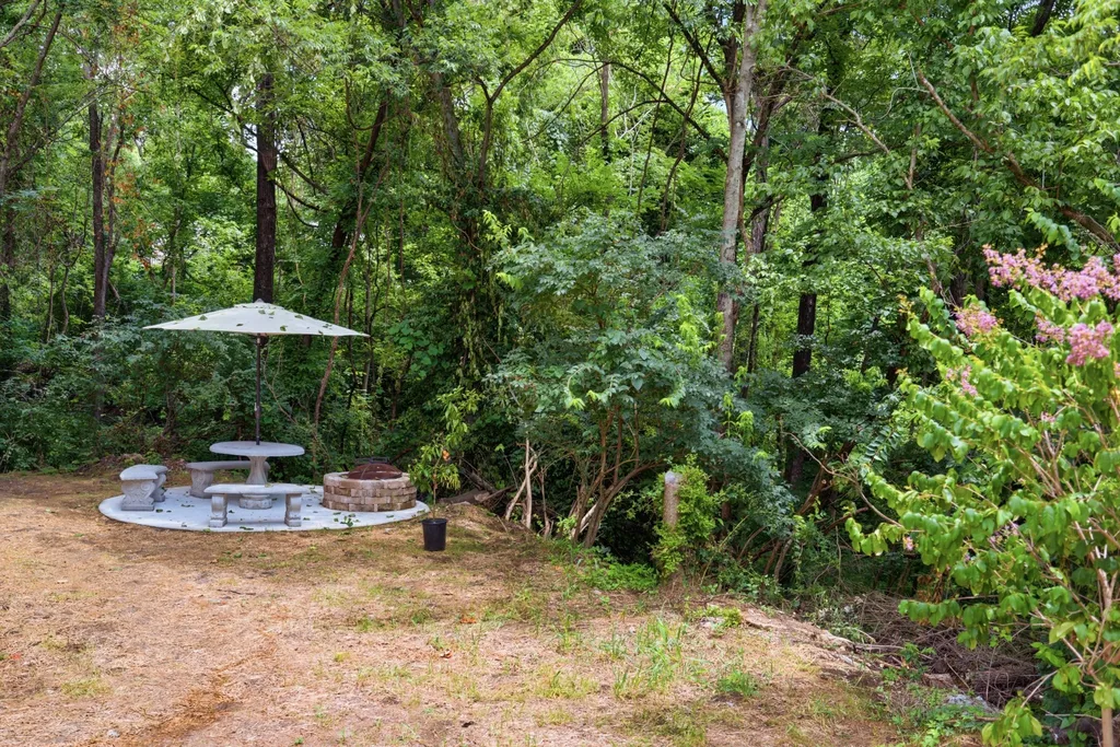 2353 Cooper Terrace Nashville TN 37216