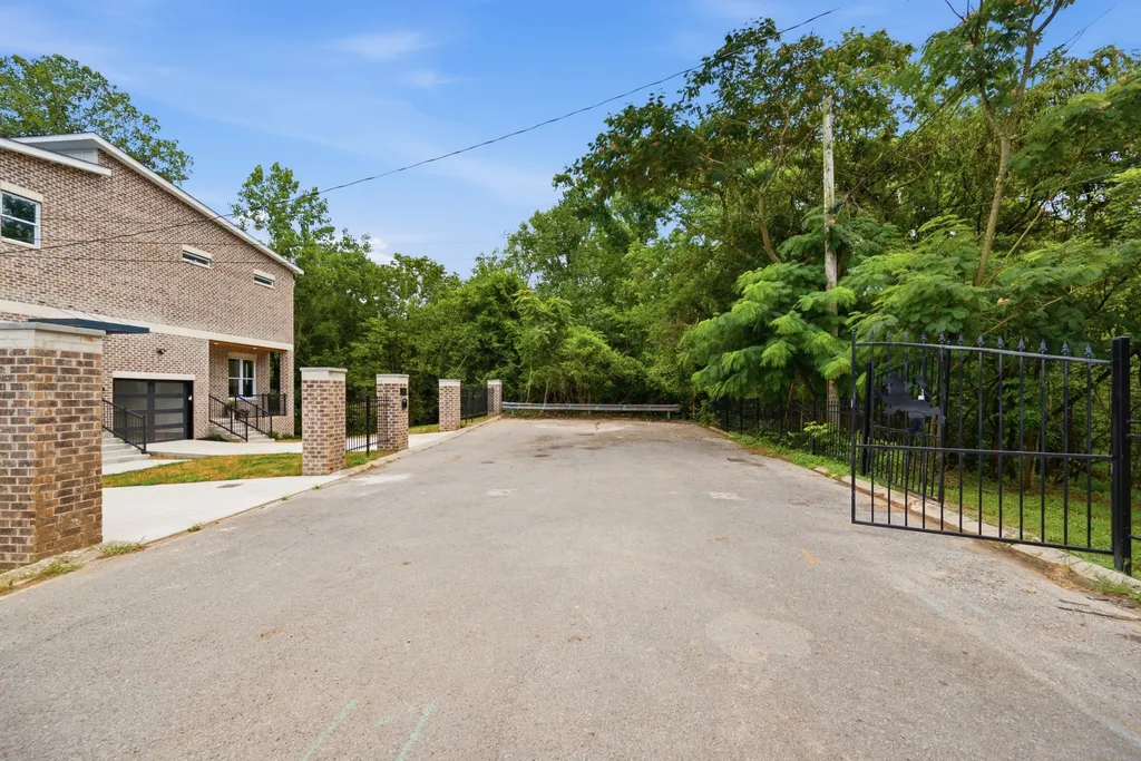 2353 Cooper Terrace Nashville TN 37216