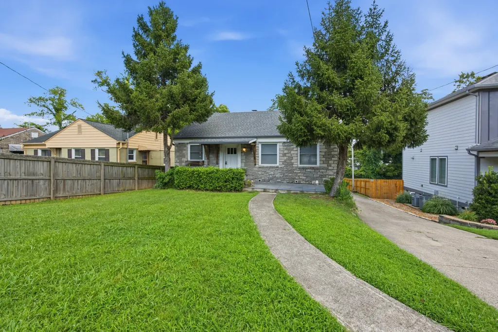 1901 Riverside Drive Nashville TN 37216