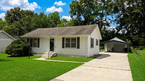 138 Ham Street Tullahoma TN 37388