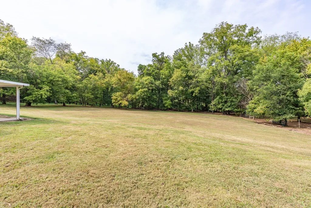 1502 New Deal Potts Road Portland TN 37148