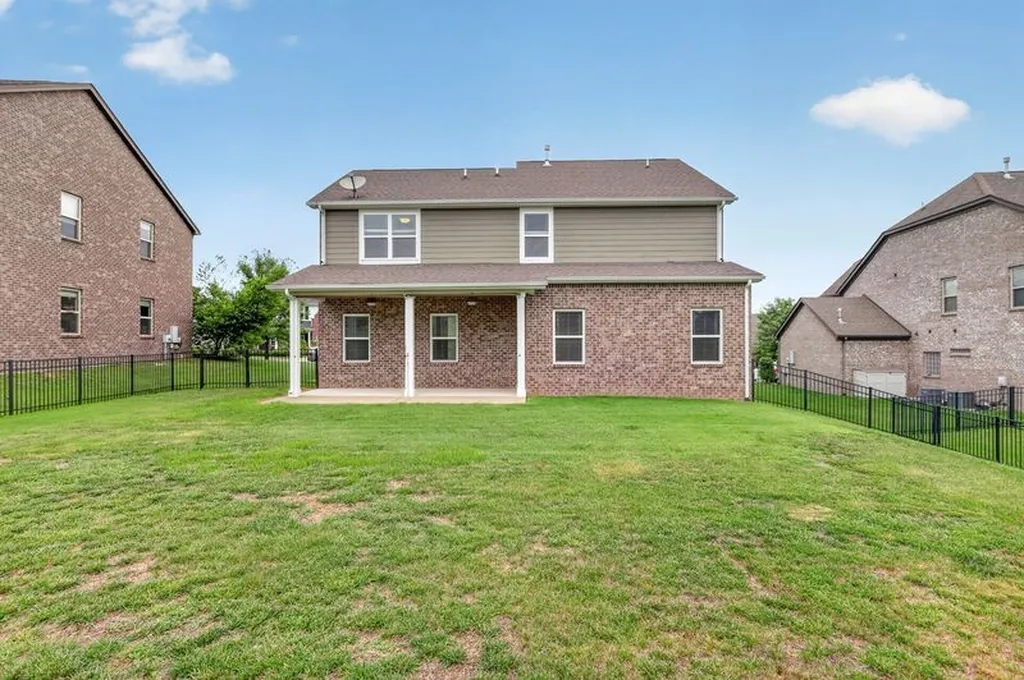 2323 Stockwood Trail Thompsons Station TN 37179