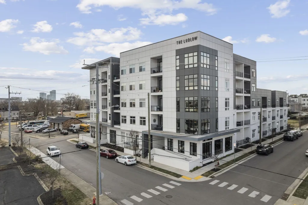 1125 10th Ave, N Nashville TN 37208