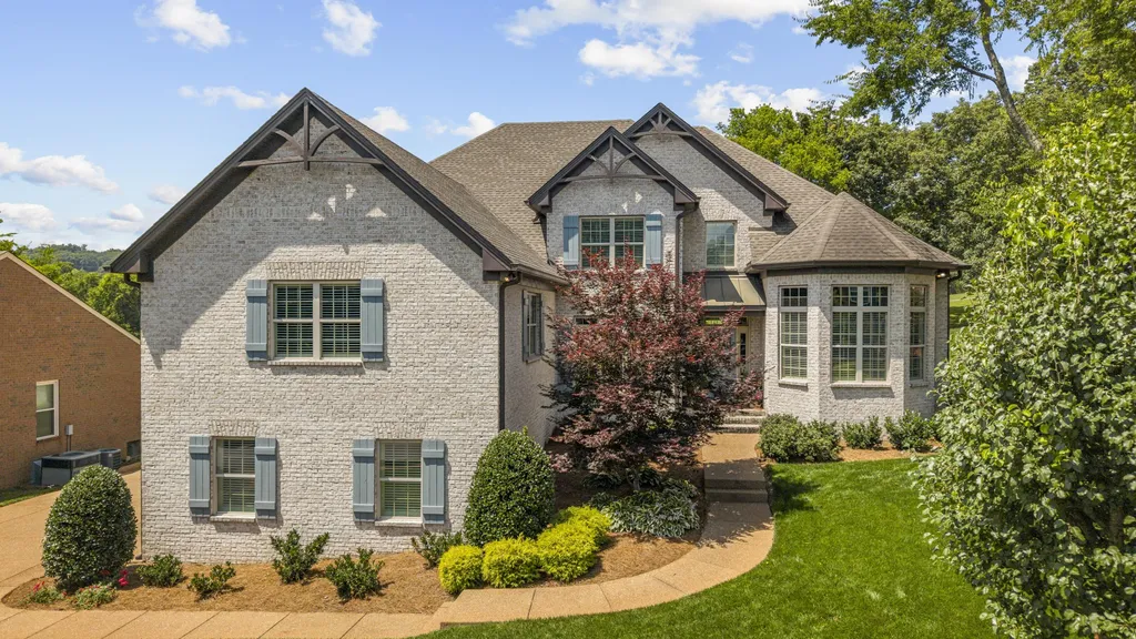 239 Spy Glass Way Hendersonville TN 37075