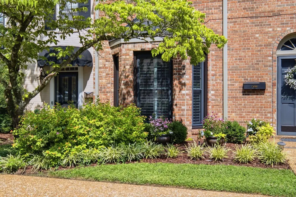 4400 Belmont Park Terrace Nashville TN 37215