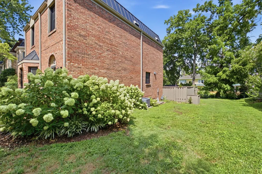 4400 Belmont Park Terrace Nashville TN 37215