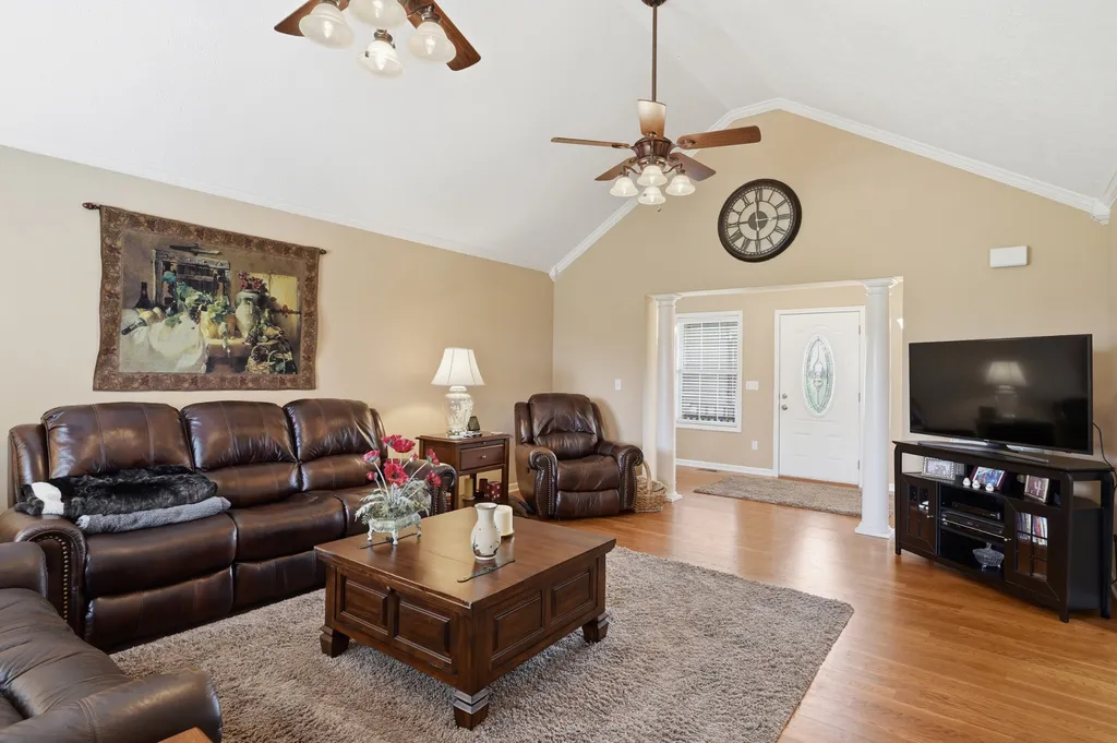 262 Green Grass Way Manchester TN 37355