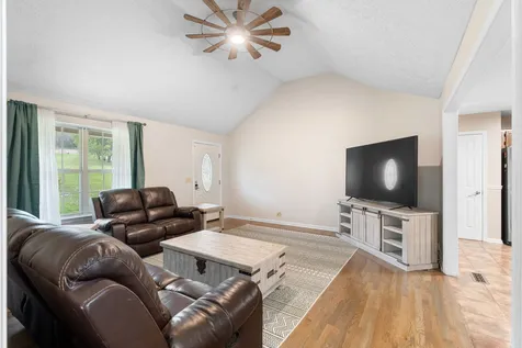 15541 Cainsville Road Milton TN 37118
