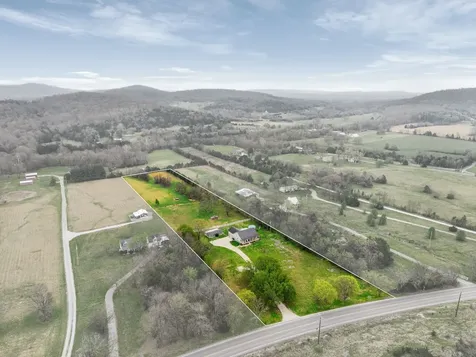 15541 Cainsville Road Milton TN 37118