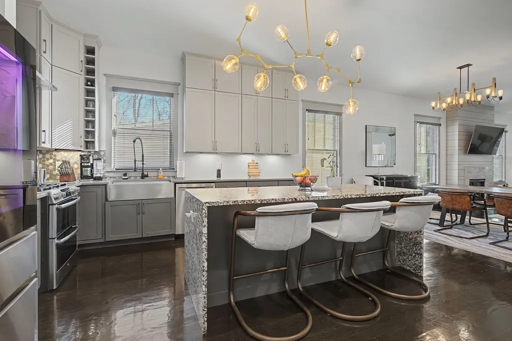 2206B White Avenue Nashville TN 37204