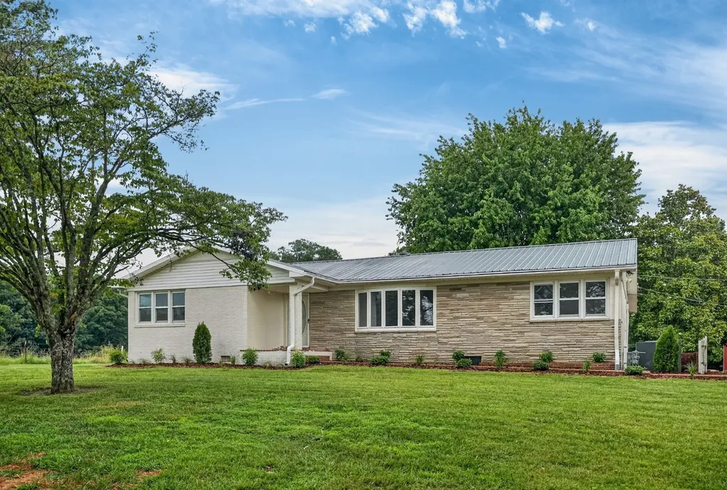 1260 Coconut Ridge Road Smithville TN 37166