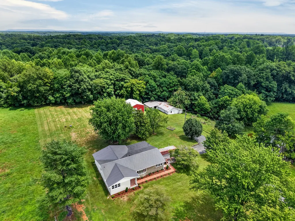 1260 Coconut Ridge Road Smithville TN 37166