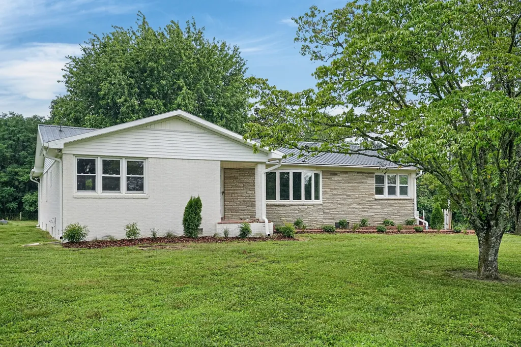 1260 Coconut Ridge Road Smithville TN 37166
