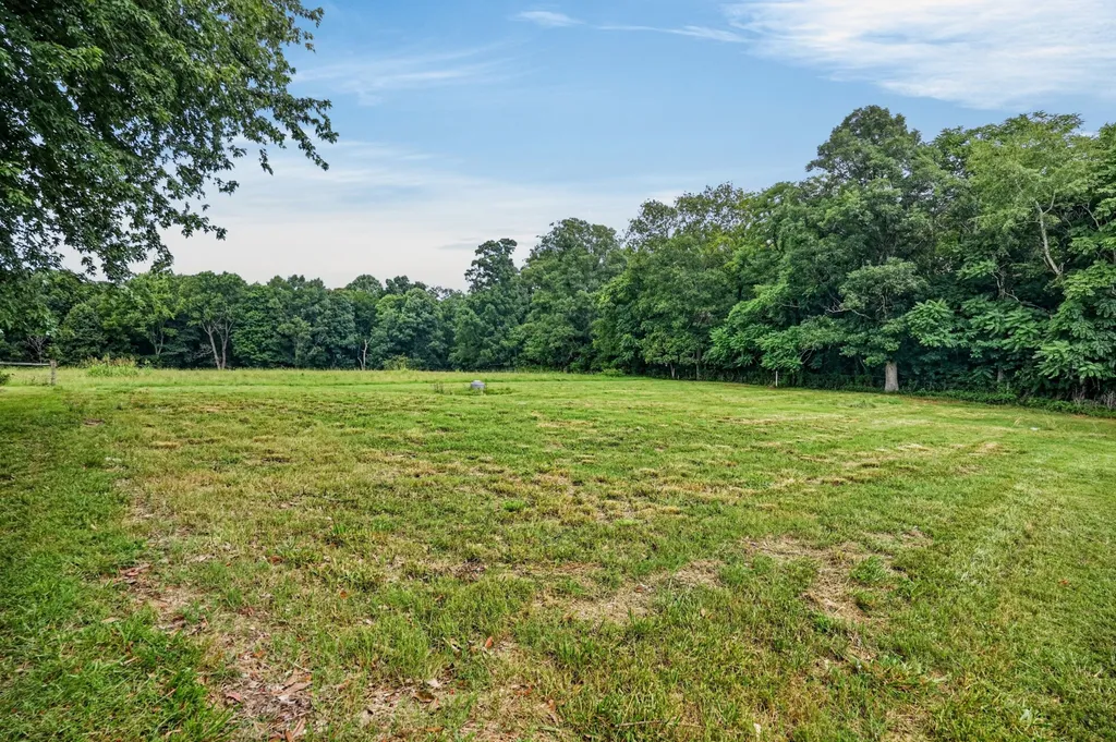 1260 Coconut Ridge Road Smithville TN 37166