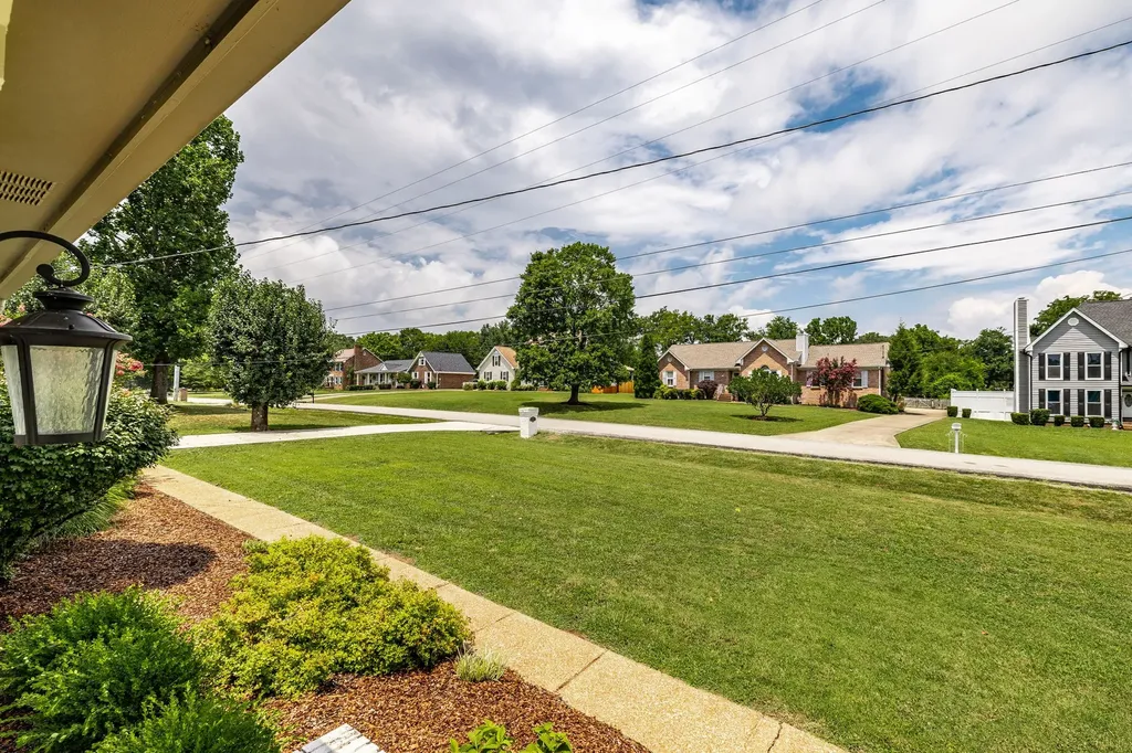 209 Brookhaven Drive Gallatin TN 37066