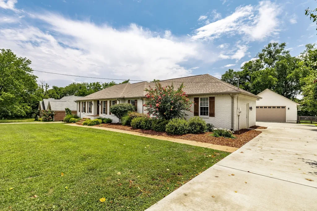 209 Brookhaven Drive Gallatin TN 37066