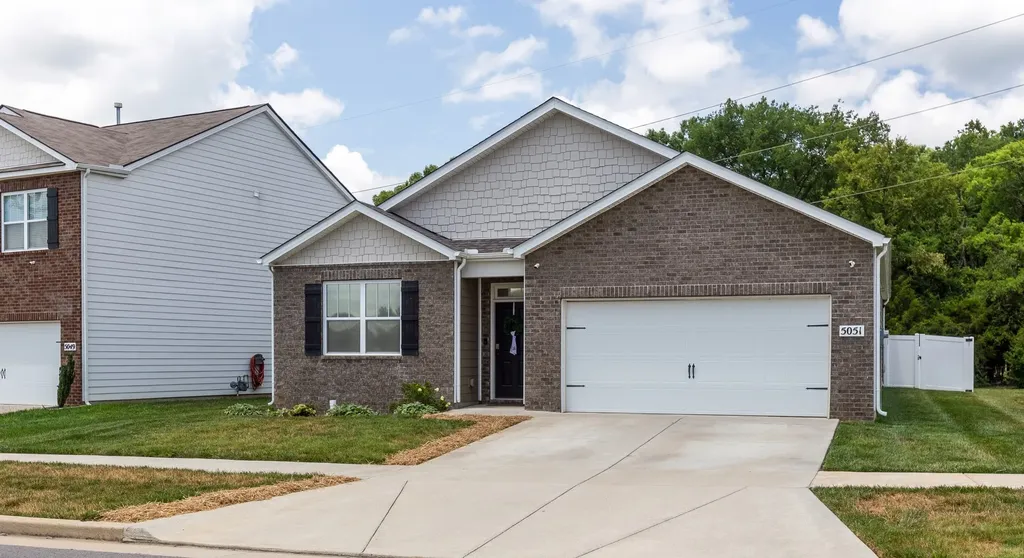 5051 Hunters Village Drive Lebanon TN 37087