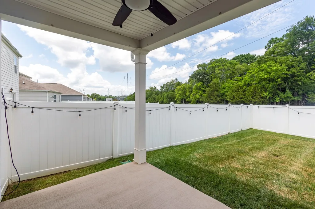 5051 Hunters Village Drive Lebanon TN 37087