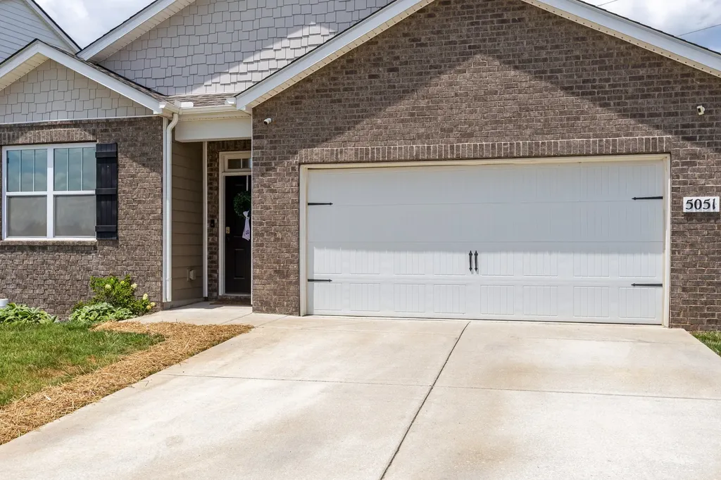 5051 Hunters Village Drive Lebanon TN 37087