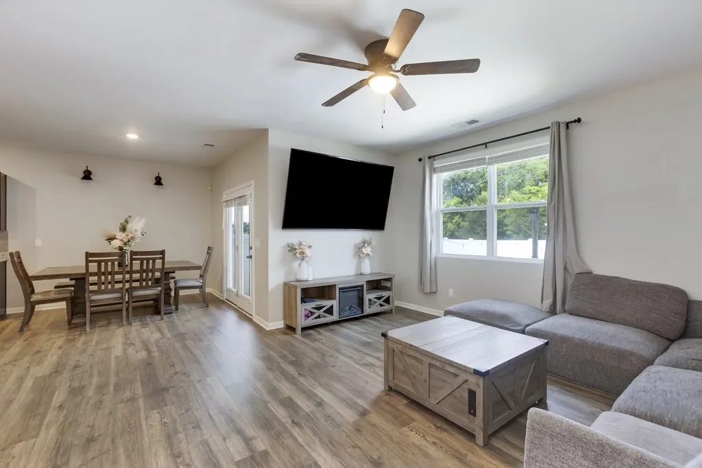 5051 Hunters Village Drive Lebanon TN 37087