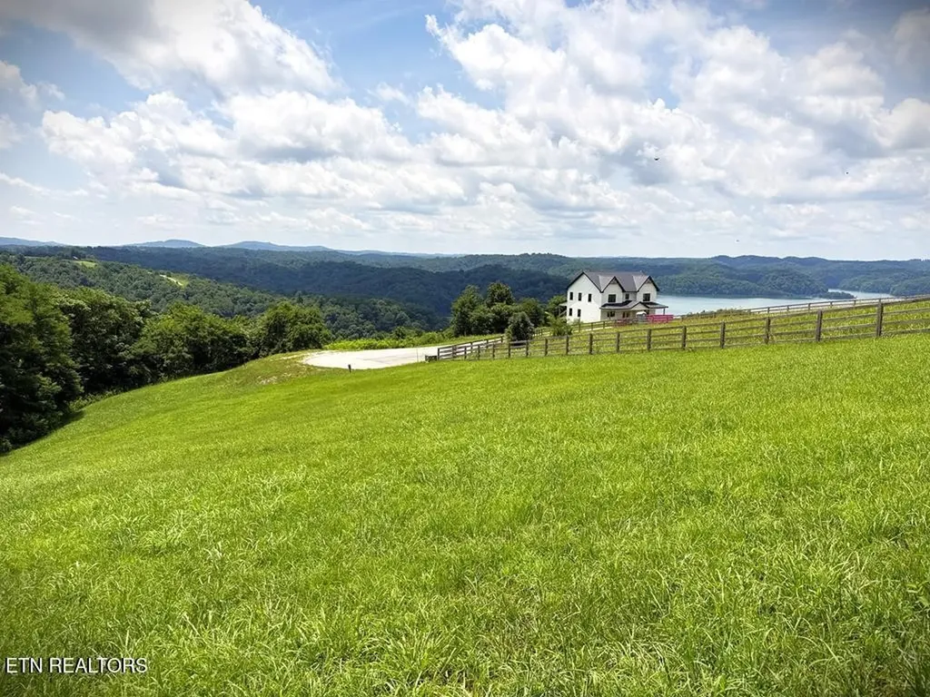 24 Bluegill Lane Hilham TN 38568