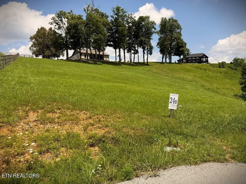 24 Bluegill Lane Hilham TN 38568