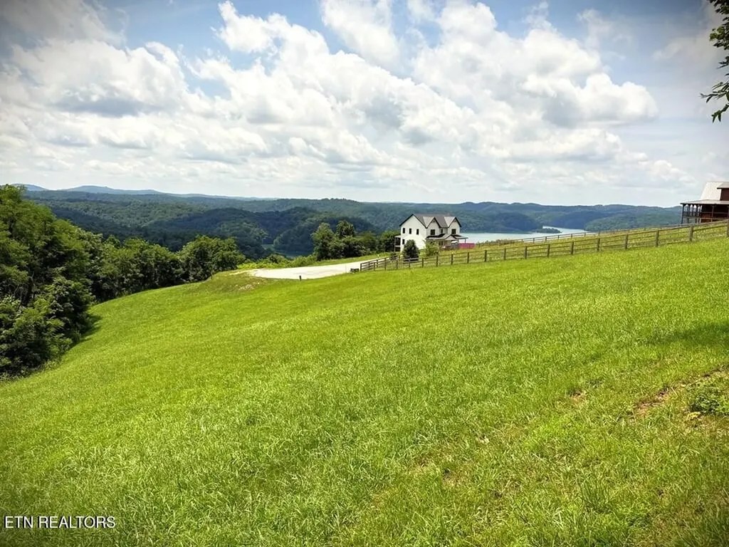 24 Bluegill Lane Hilham TN 38568