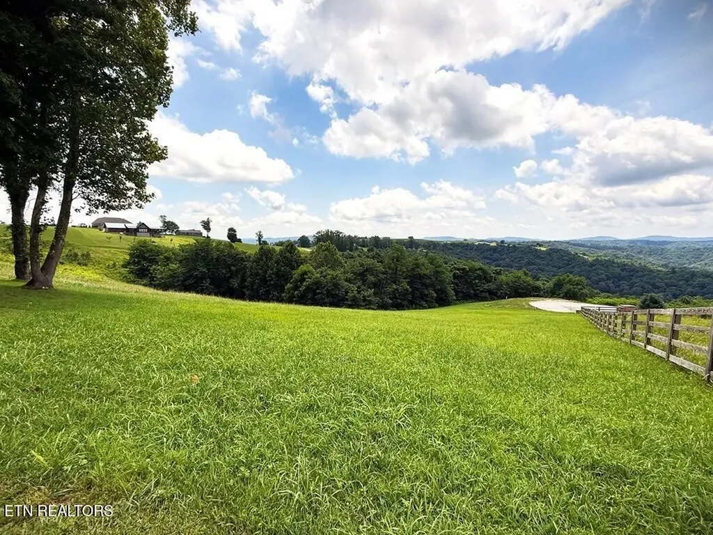 24 Bluegill Lane Hilham TN 38568