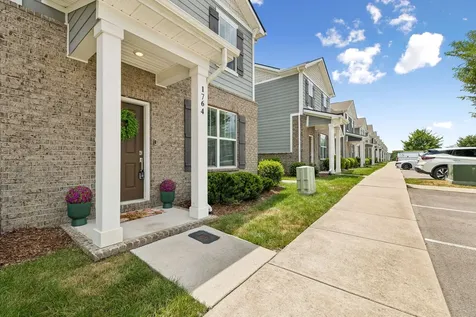 1764 Frodo Way Murfreesboro TN 37128