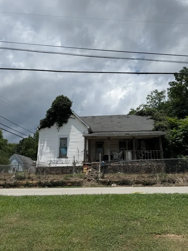 20 Cedar Bend Street Sparta TN 38583