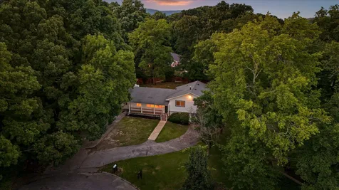 25 Holiday Lane Chattanooga TN 37415