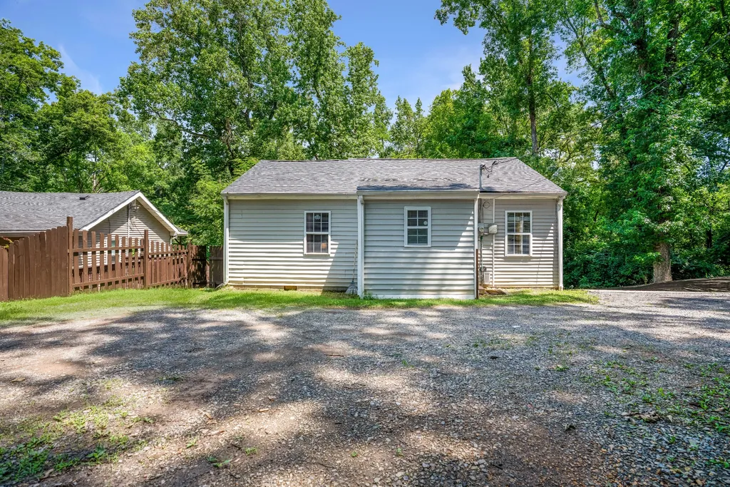 714 Woodlawn Drive Clarksville TN 37040