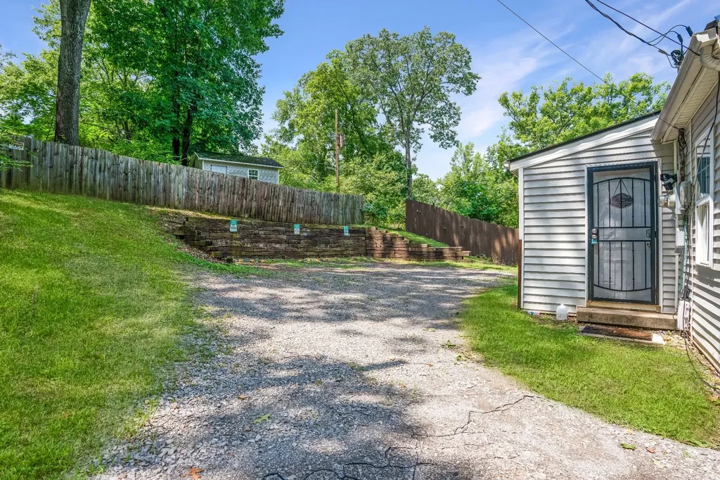 714 Woodlawn Drive Clarksville TN 37040