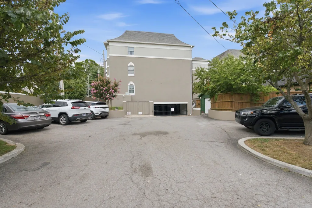 3818 West End Avenue Nashville TN 37205