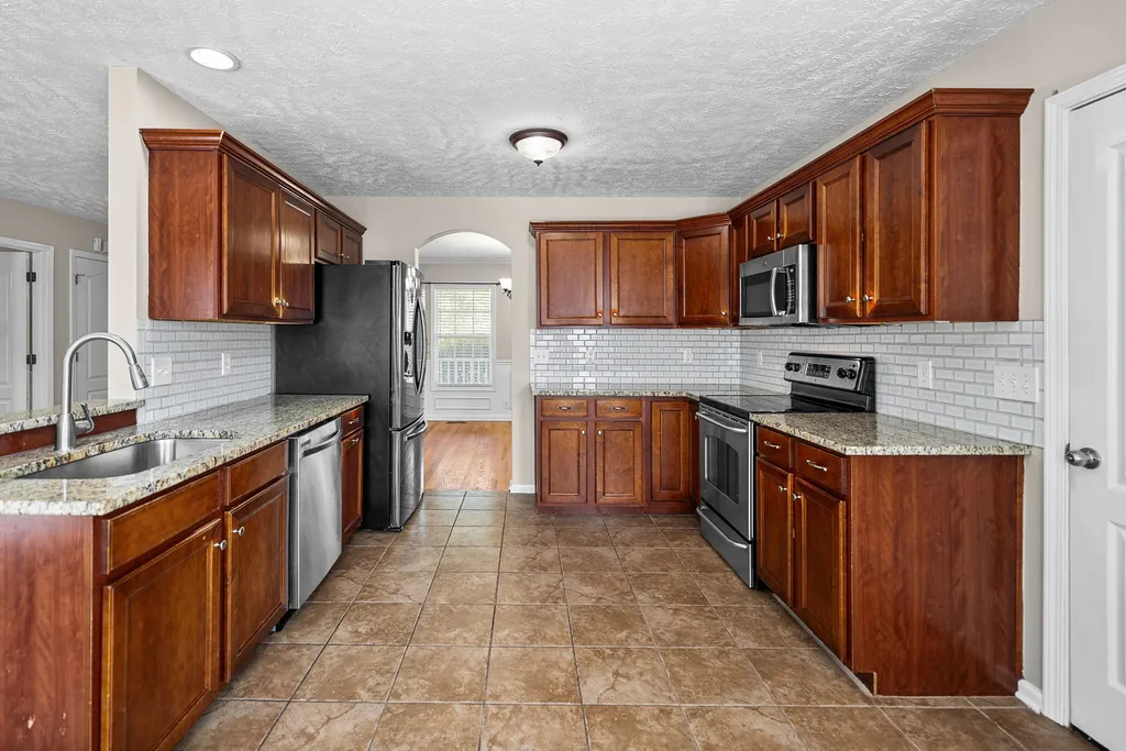 850 Nandina Court Clarksville TN 37043