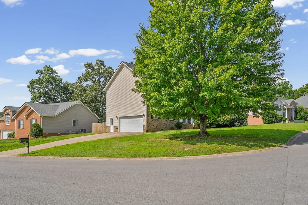 850 Nandina Court Clarksville TN 37043