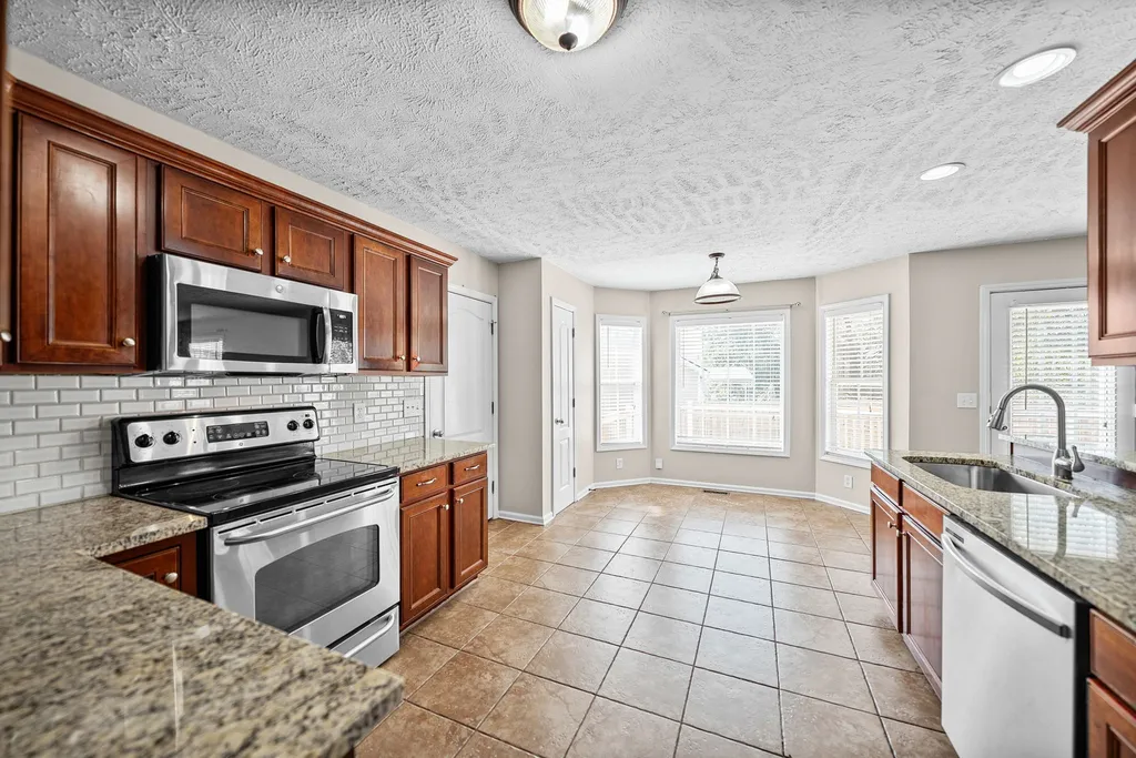 850 Nandina Court Clarksville TN 37043
