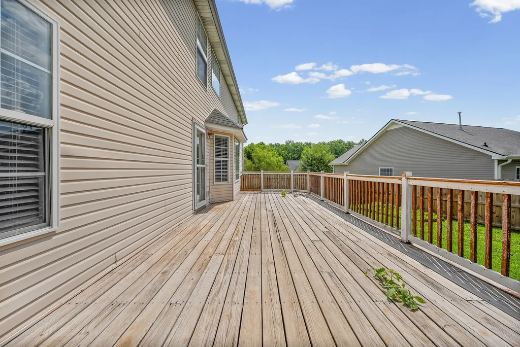 850 Nandina Court Clarksville TN 37043
