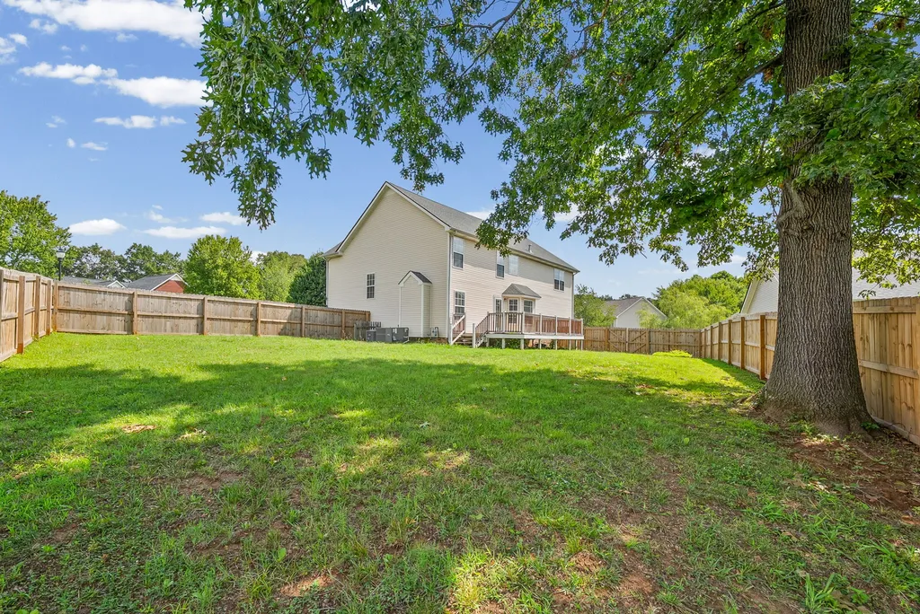 850 Nandina Court Clarksville TN 37043