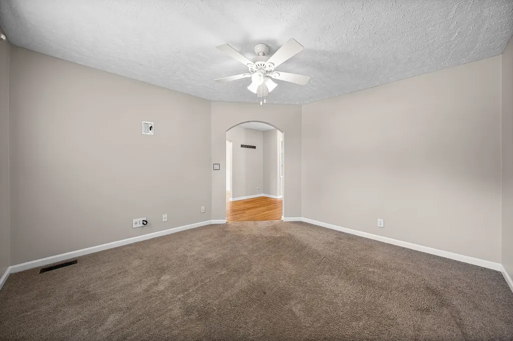 850 Nandina Court Clarksville TN 37043