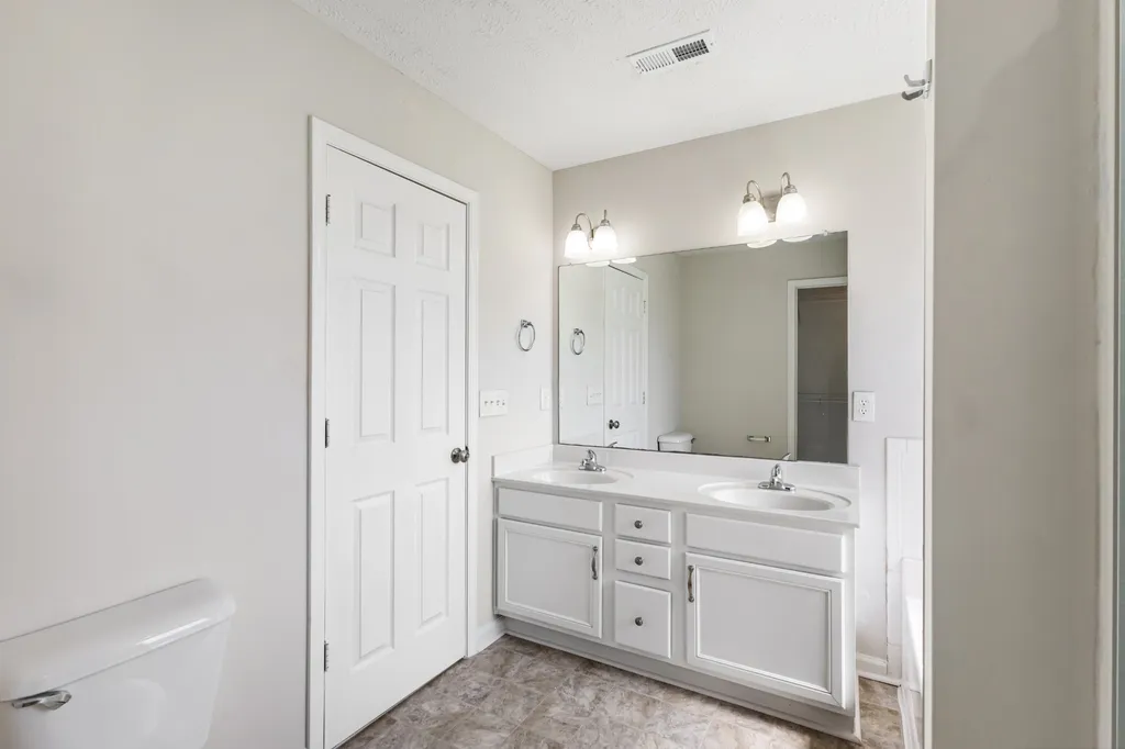 2785 Ridgepole Drive Clarksville TN 37040