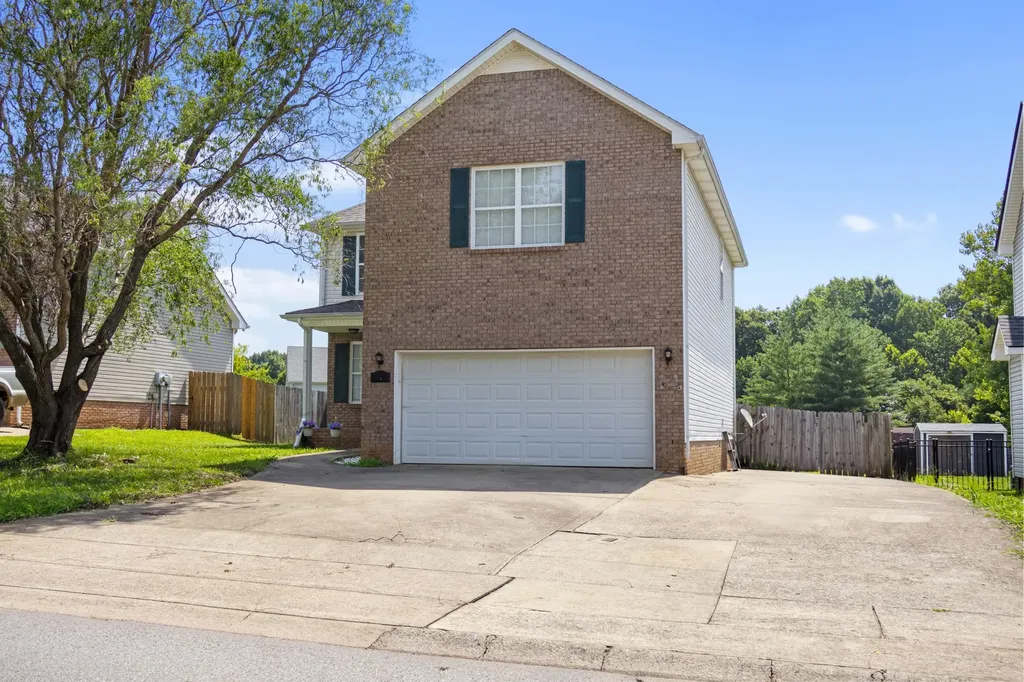 2785 Ridgepole Drive Clarksville TN 37040
